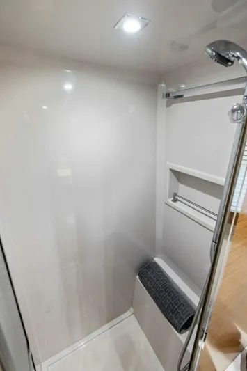 Livin' The Dream IV Yacht Photos Pics 