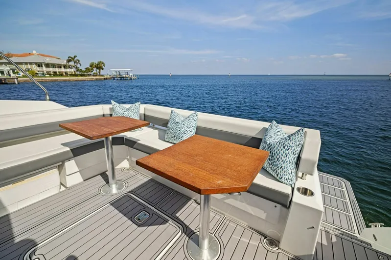 Livin' The Dream IV Yacht Photos Pics 