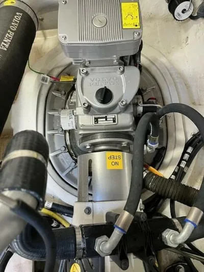 Livin' The Dream IV Yacht Photos Pics 