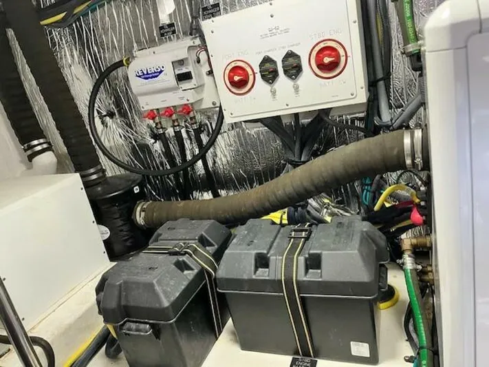 Livin' The Dream IV Yacht Photos Pics 