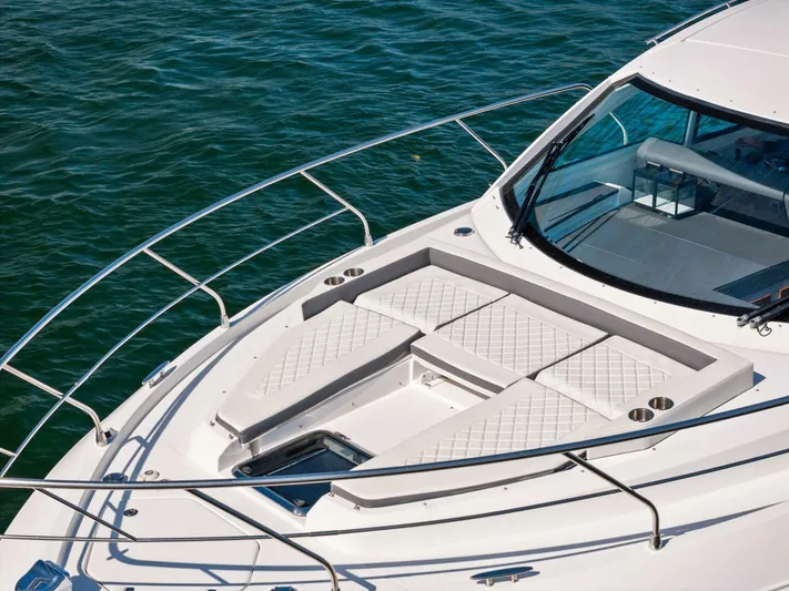 Livin' The Dream IV Yacht Photos Pics 