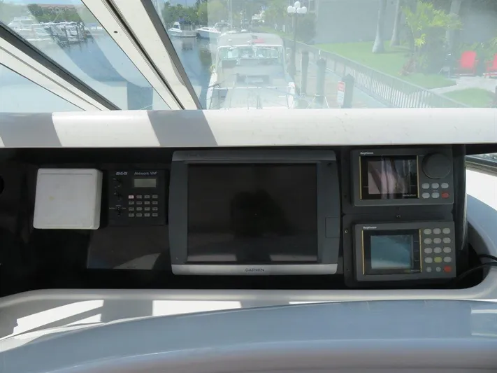  Yacht Photos Pics Control panel of 2000 Bluewater Yachts Millennium Series 63, featuring navigation equipment.