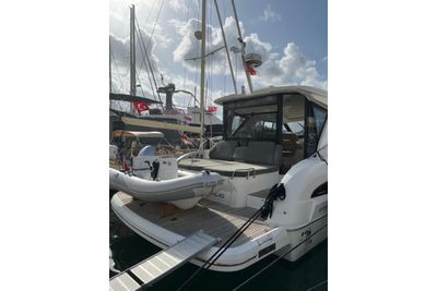 Yacht
