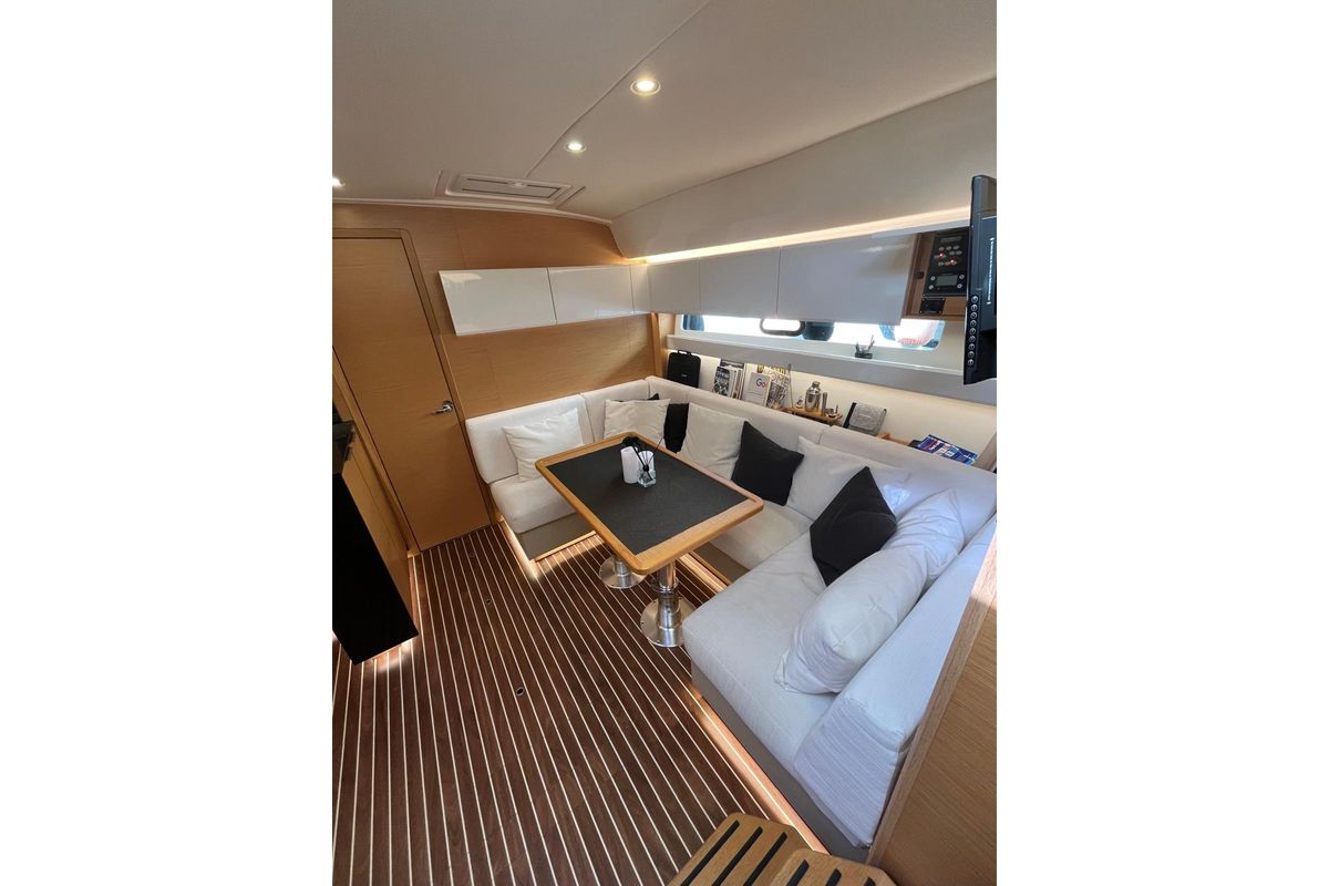 2016 Bavaria 43 