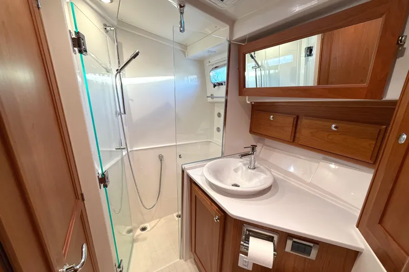 R Queen III Yacht Photos Pics 