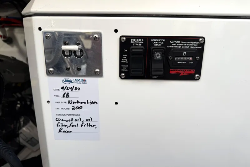 R Queen III Yacht Photos Pics 