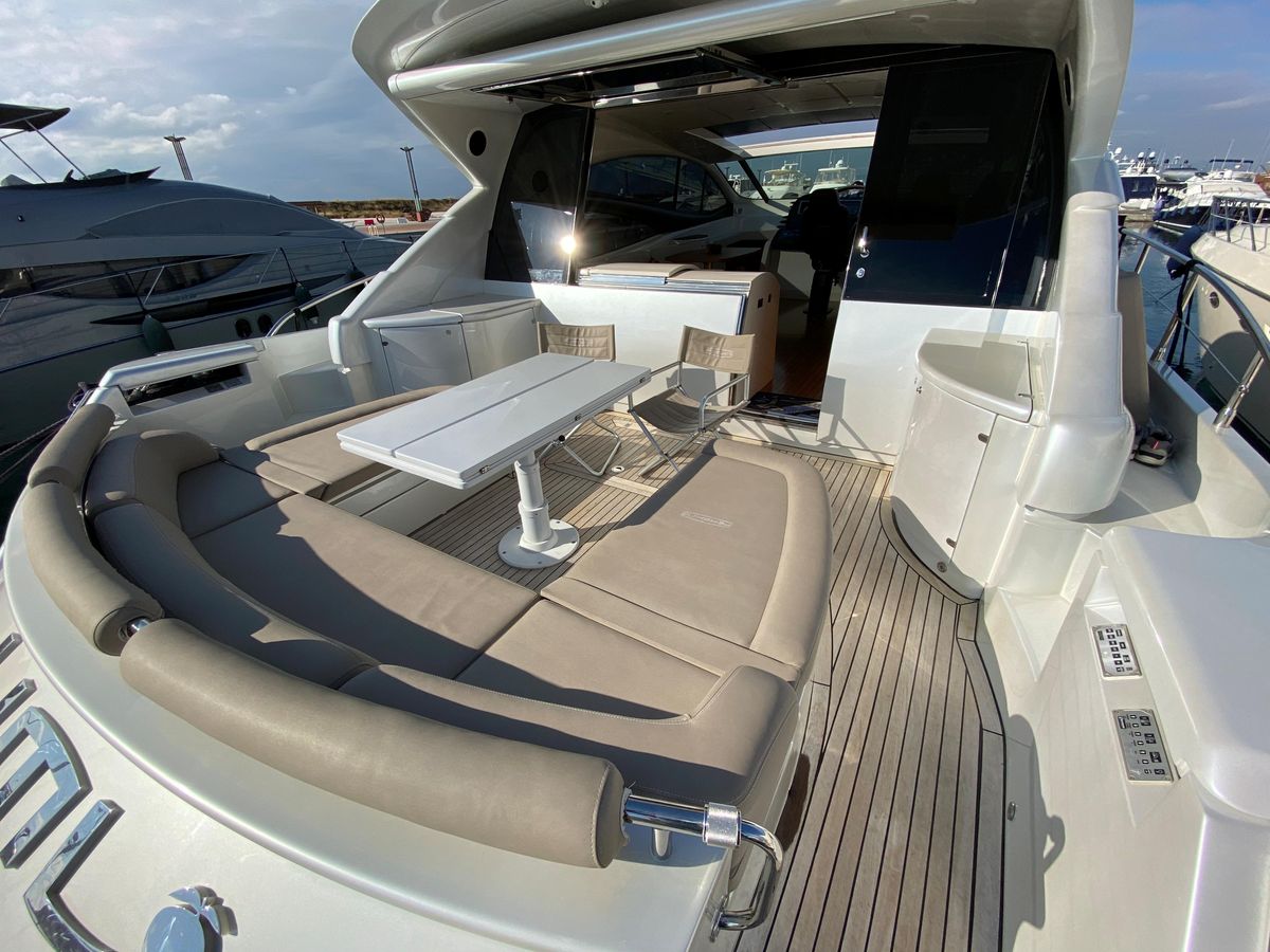2007 Pershing 63
