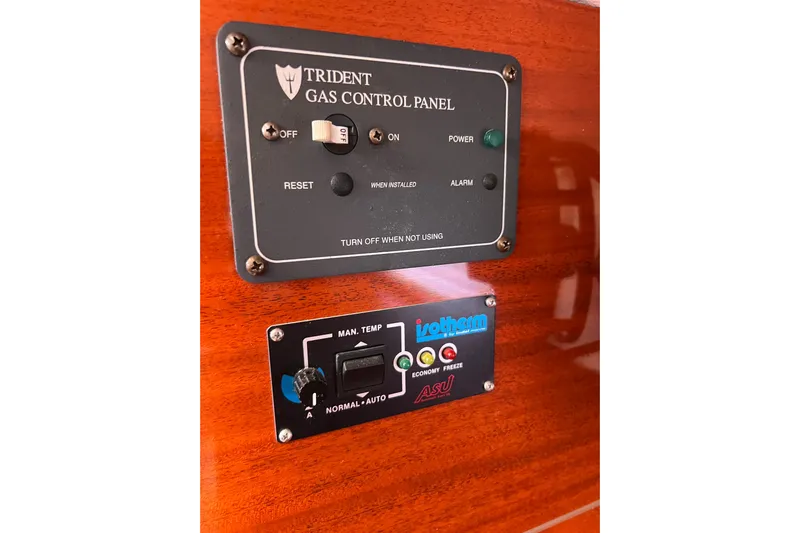 The Jonathan Shepard Yacht Photos Pics Trident gas control panel on 2006 Hanse 461e yacht, featuring Isotherm temperature controls.