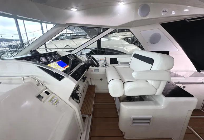  Yacht Photos Pics 2012 Sea Ray 450 Sundancer - Image 17