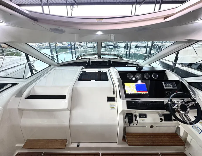  Yacht Photos Pics 2012 Sea Ray 450 Sundancer - Image 21