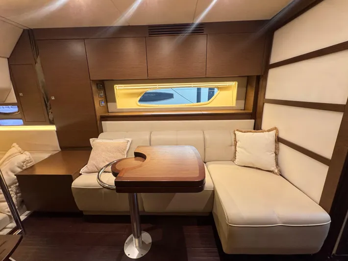  Yacht Photos Pics 2012 Sea Ray 450 Sundancer - Image 26