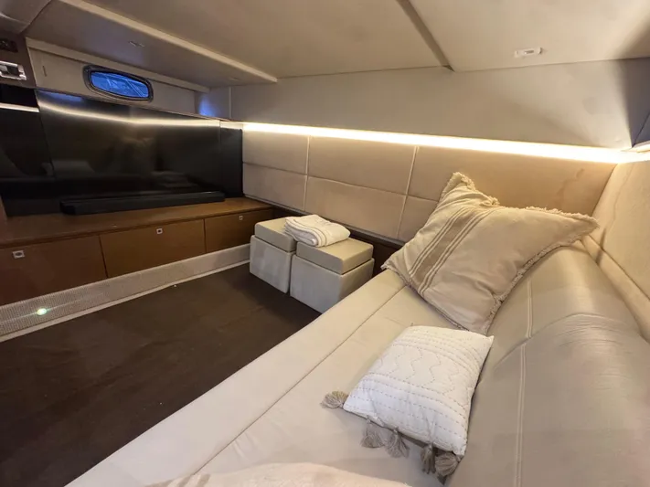  Yacht Photos Pics 2012 Sea Ray 450 Sundancer - Image 32