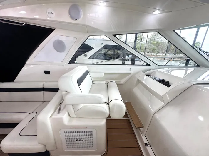  Yacht Photos Pics 2012 Sea Ray 450 Sundancer - Image 20