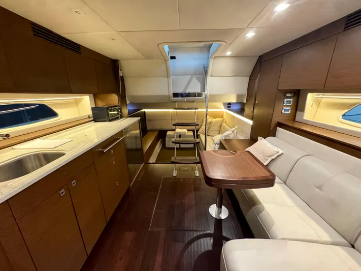  Yacht Photos Pics 2012 Sea Ray 450 Sundancer - Image 24