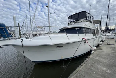 Carver 440 Aft Cabin Motor Yacht