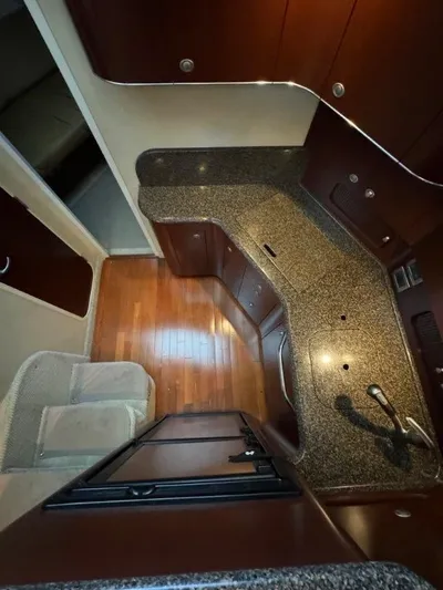 Yacht Photos Pics 2007 SEA RAY 40 MOTOR YACHT - Image 18
