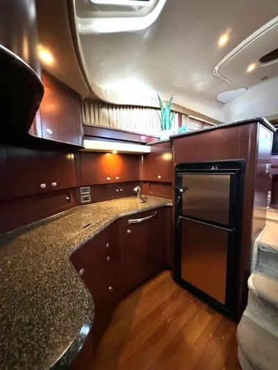  Yacht Photos Pics 2007 SEA RAY 40 MOTOR YACHT - Image 20