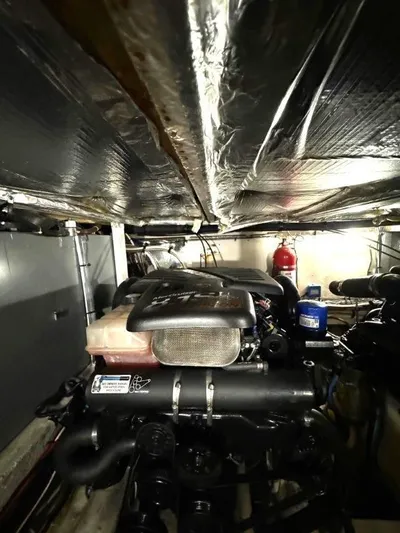  Yacht Photos Pics 2007 SEA RAY 40 MOTOR YACHT - Image 34