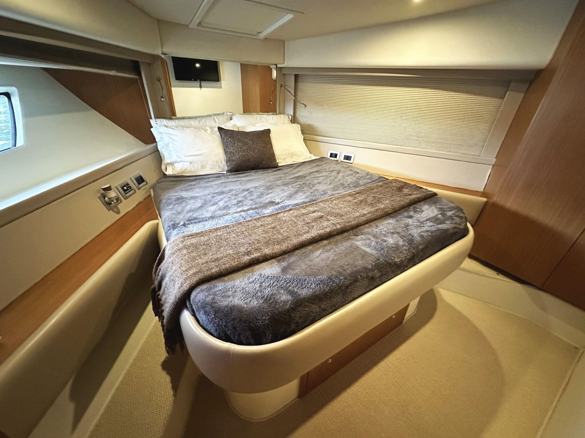 2014 Ferretti Yachts 53 