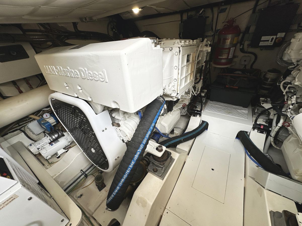2014 Ferretti Yachts 53 