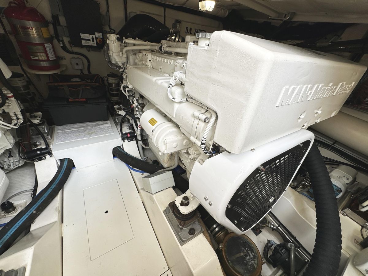 2014 Ferretti Yachts 53 