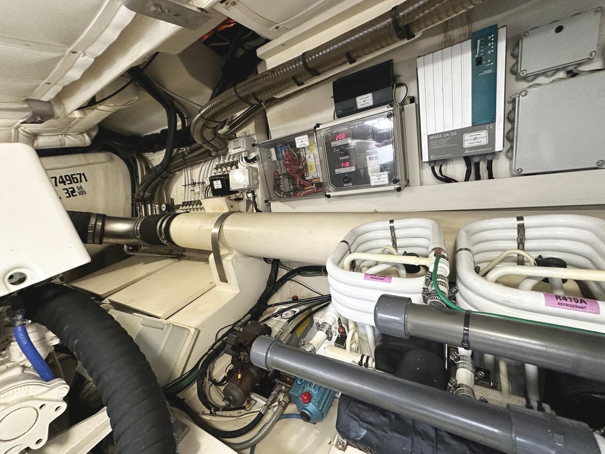 2014 Ferretti Yachts 53 