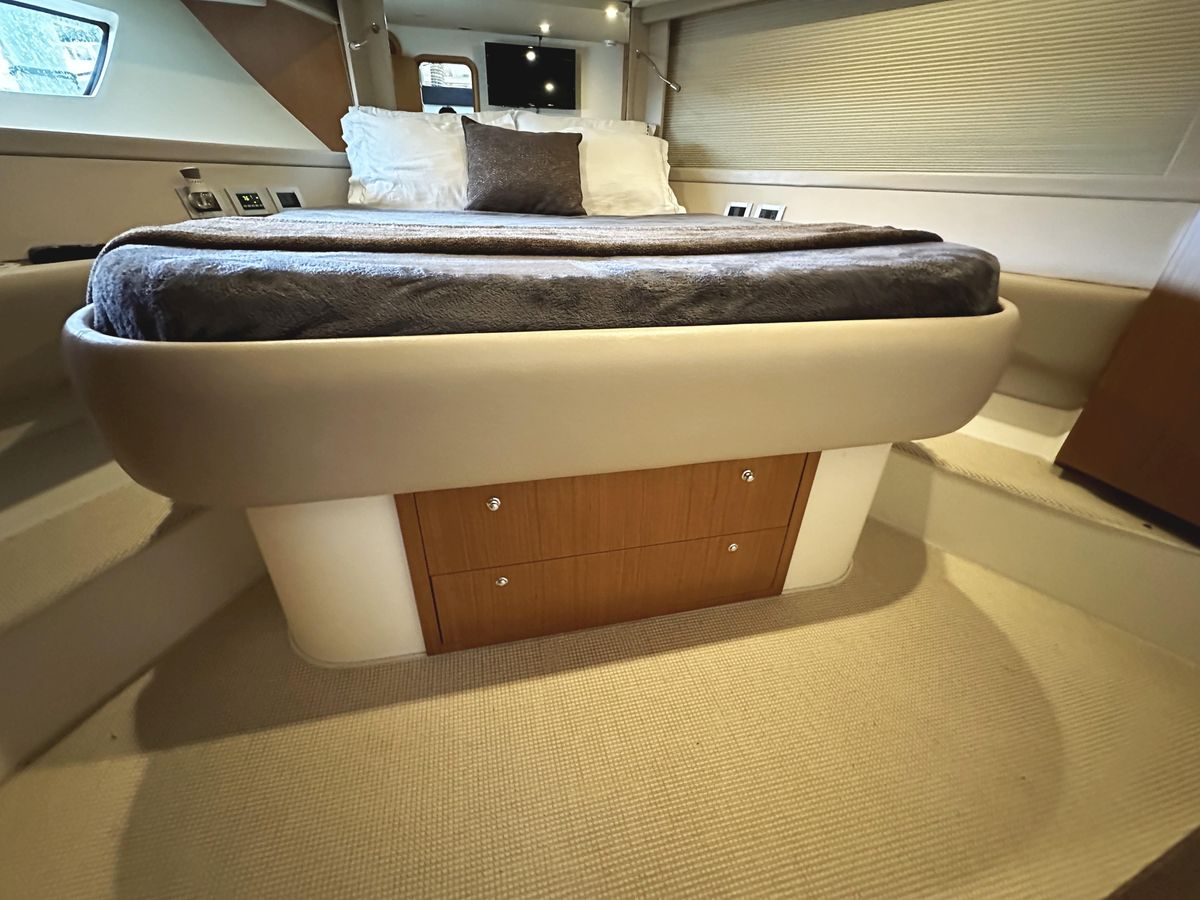 2014 Ferretti Yachts 53 