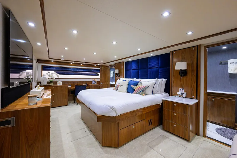 China Time Yacht Photos Pics Viking 92 CHINA TIME - Master Stateroom