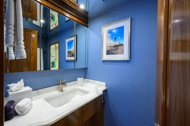 China Time Yacht Photos Pics Viking 92 CHINA TIME - Forward Guest Head