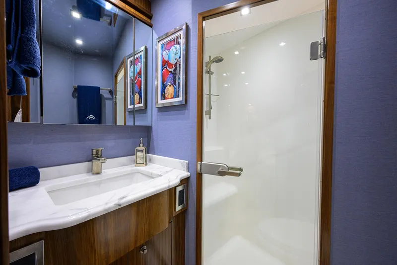 China Time Yacht Photos Pics Viking 92 CHINA TIME - Forward Port Guest Head