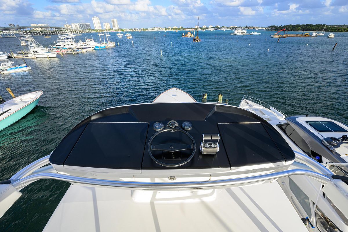2020 Viking 92 
