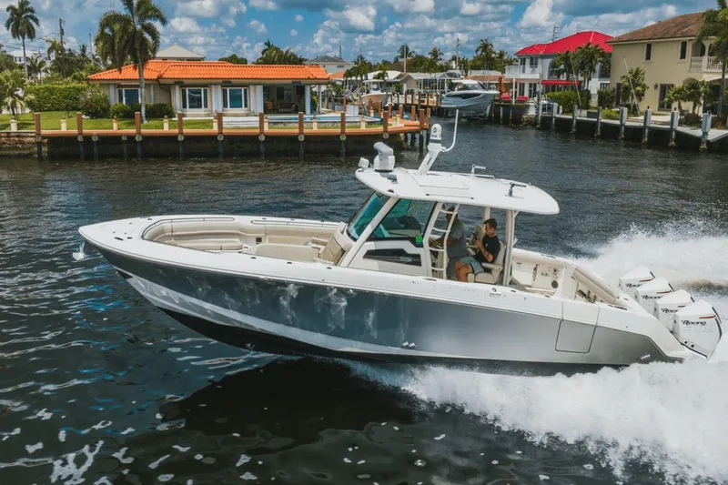 Boston Whaler 380 Outrage Yacht Photos Pics 