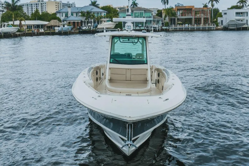 Boston Whaler 380 Outrage Yacht Photos Pics 