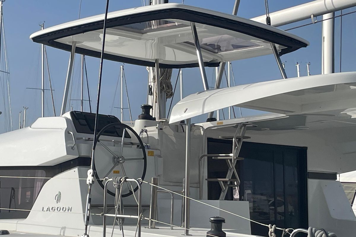 2023 Lagoon 43 