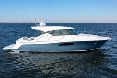 Tiara Yachts C44 Coupe