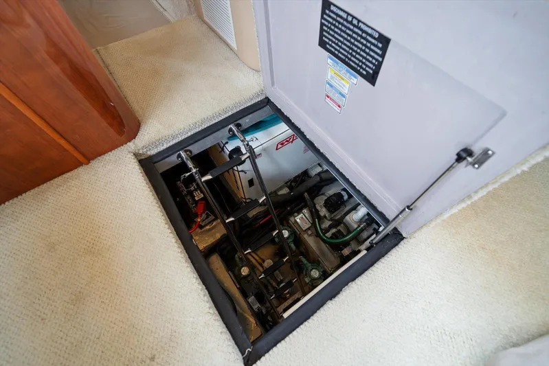 Free Bird Yacht Photos Pics Access hatch to engine compartment on 2003 Sea Ray 480 Motor Yacht.