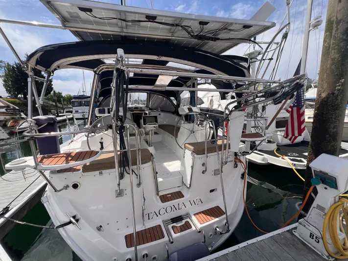 Fr&egrave; Moment Yacht Photos Pics 