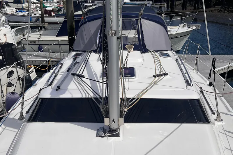 Fr&egrave; Moment Yacht Photos Pics 