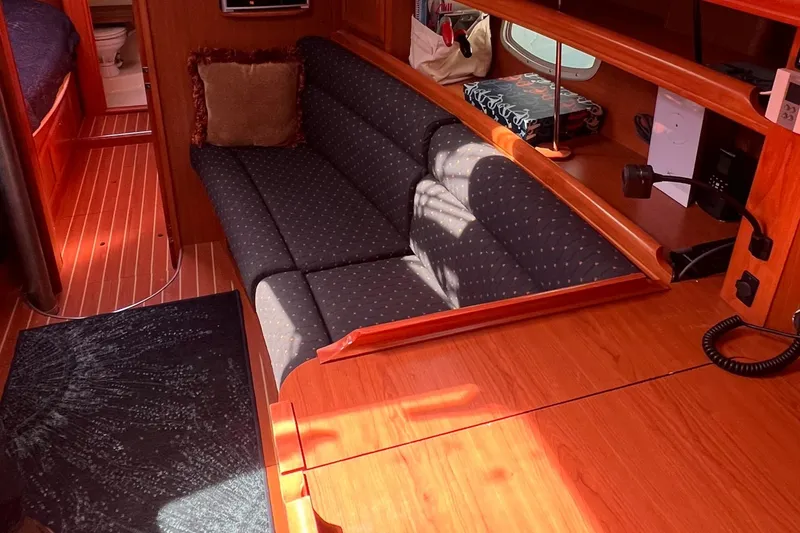 Fr&egrave; Moment Yacht Photos Pics 