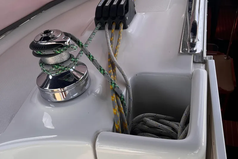 Fr&egrave; Moment Yacht Photos Pics 