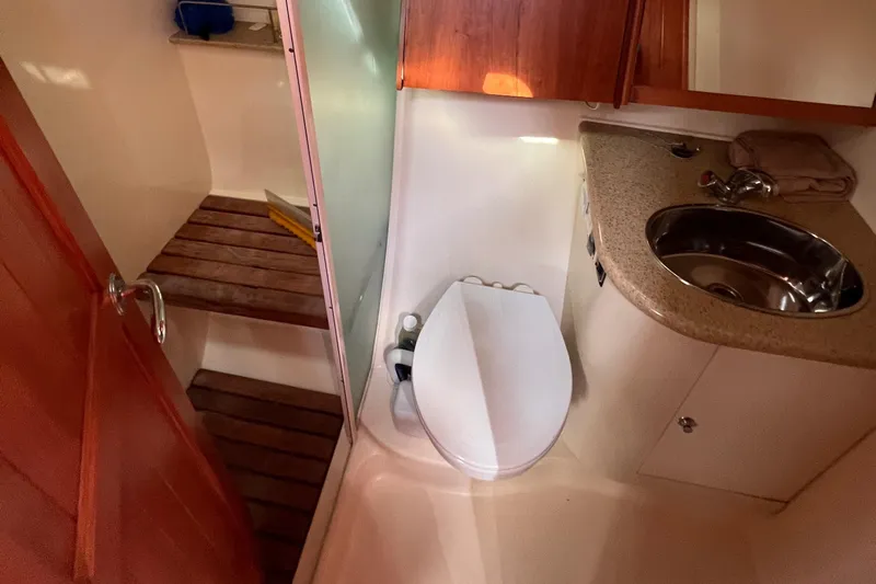 Fr&egrave; Moment Yacht Photos Pics 