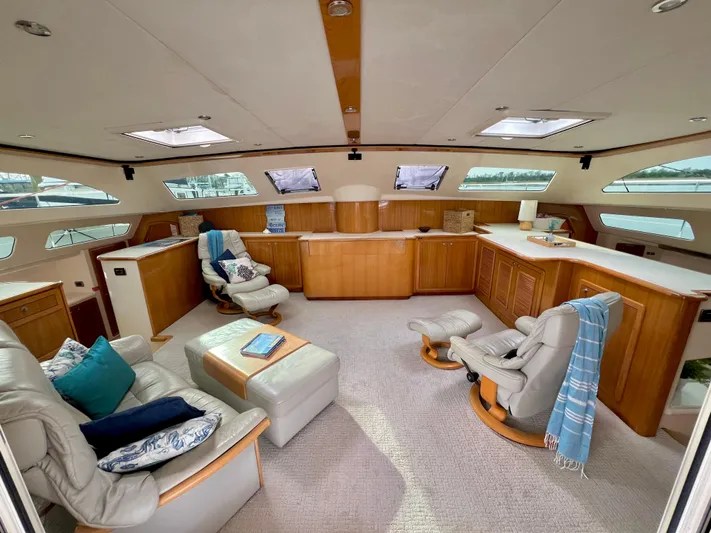 Phoenix XI Yacht Photos Pics 