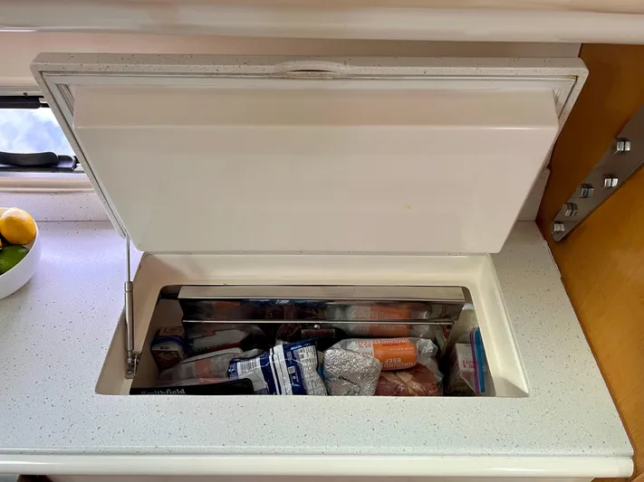 Phoenix XI Yacht Photos Pics 