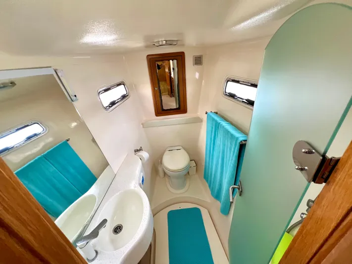 Phoenix XI Yacht Photos Pics 