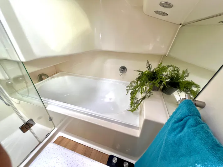 Phoenix XI Yacht Photos Pics 