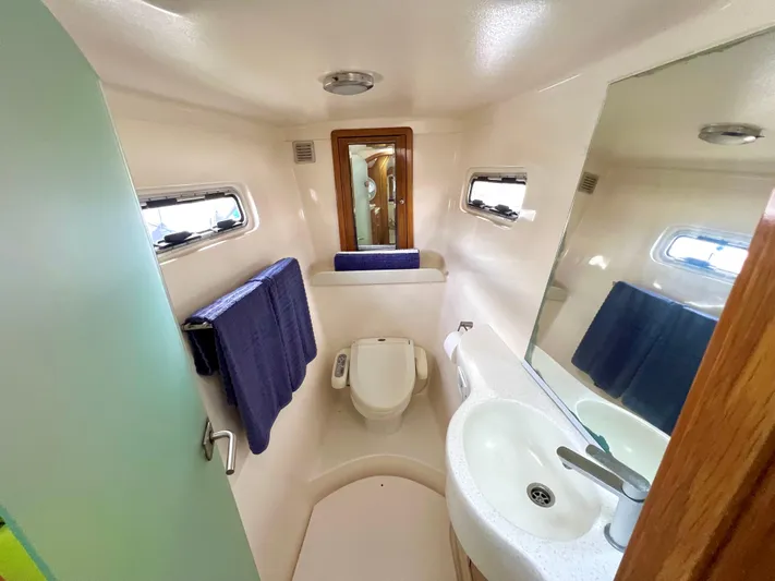 Phoenix XI Yacht Photos Pics 