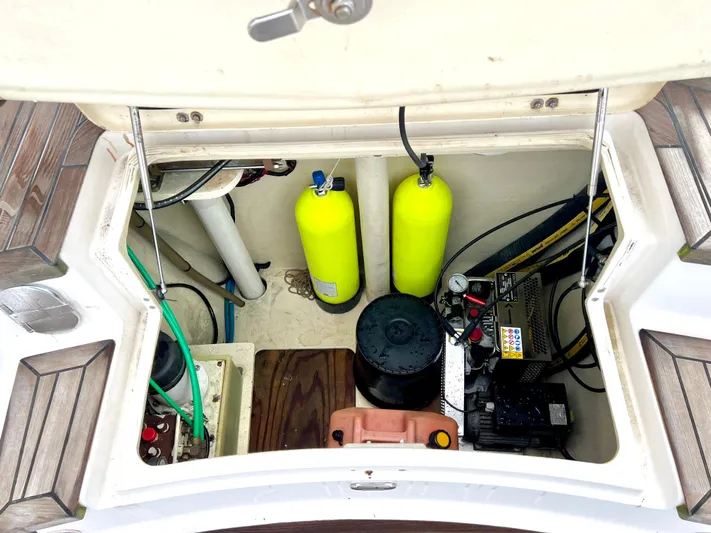 Phoenix XI Yacht Photos Pics 