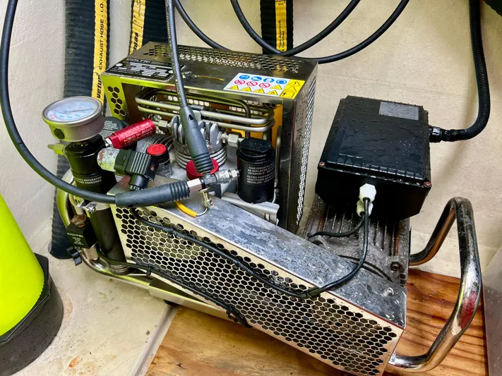 Phoenix XI Yacht Photos Pics 