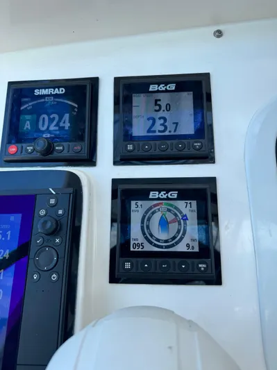 Phoenix XI Yacht Photos Pics 