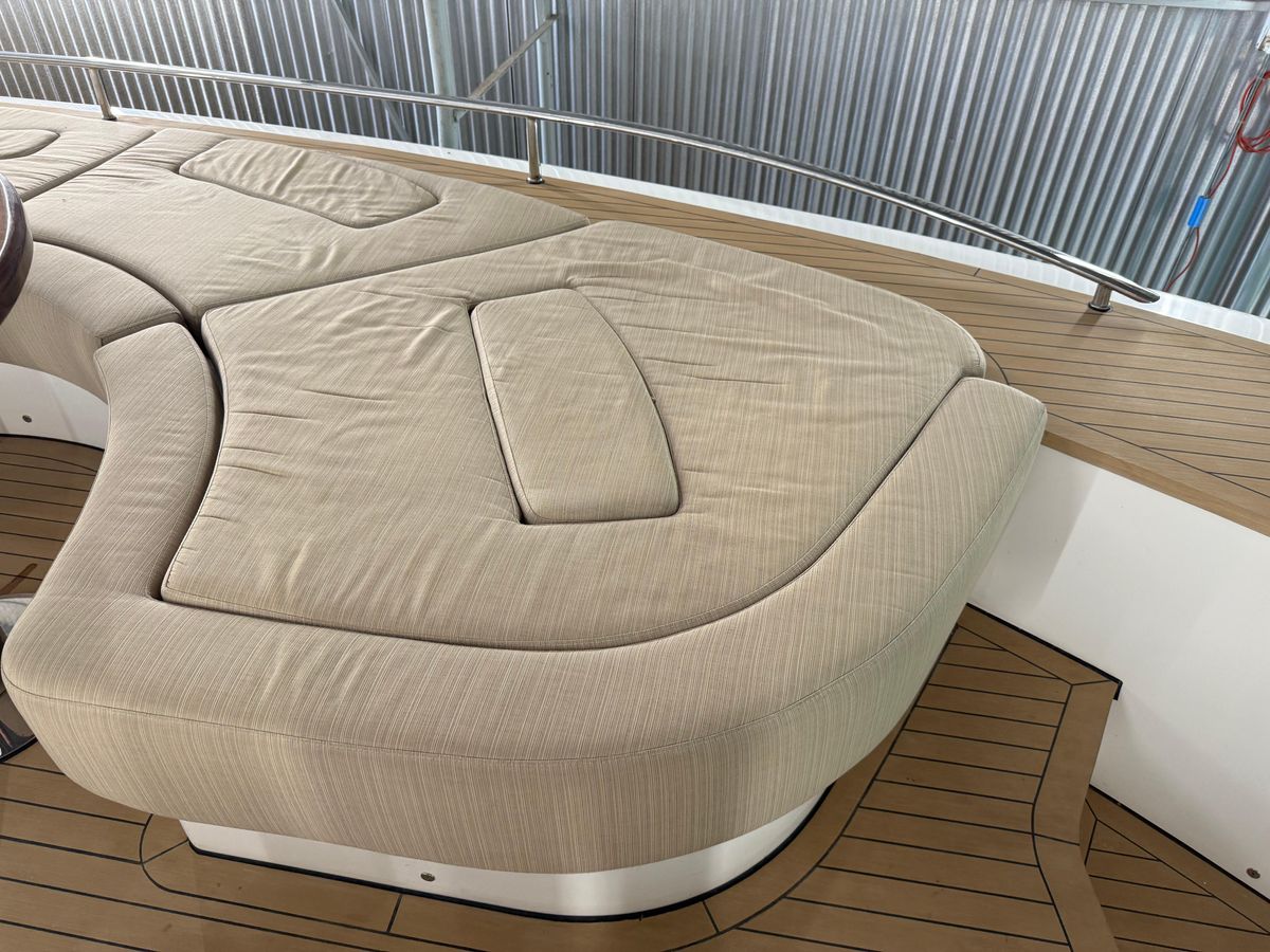 2012 Monte Carlo Yachts 76 